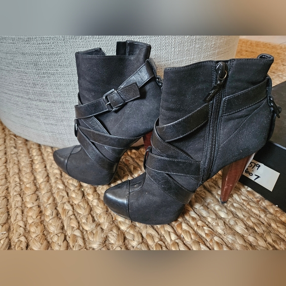 Report Signature Caleb Booties - Picture 2 of 6